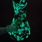 Glasbong leuchtend grün