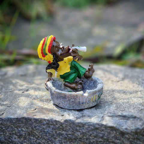 bongrauch Rasta Man Aschenbecher Rastamann mit Joint und Hanfblatt legalise-it